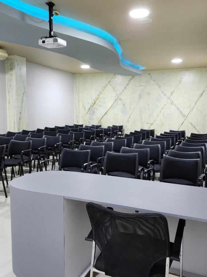 Hotel Quarta Avenida Монтерия Экстерьер фото