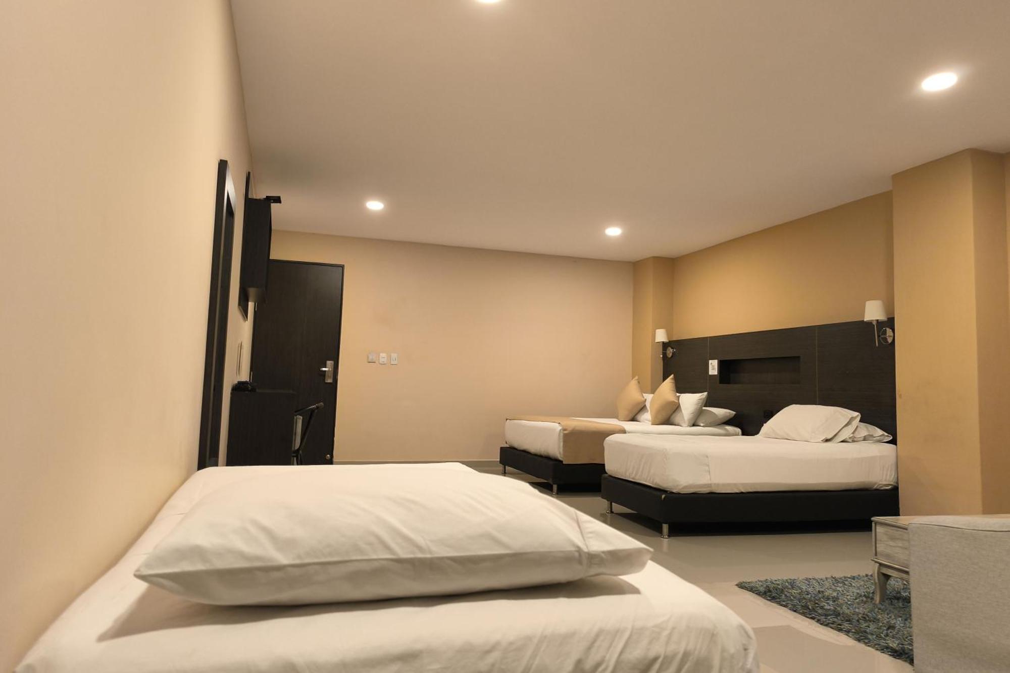 Hotel Quarta Avenida Монтерия Экстерьер фото