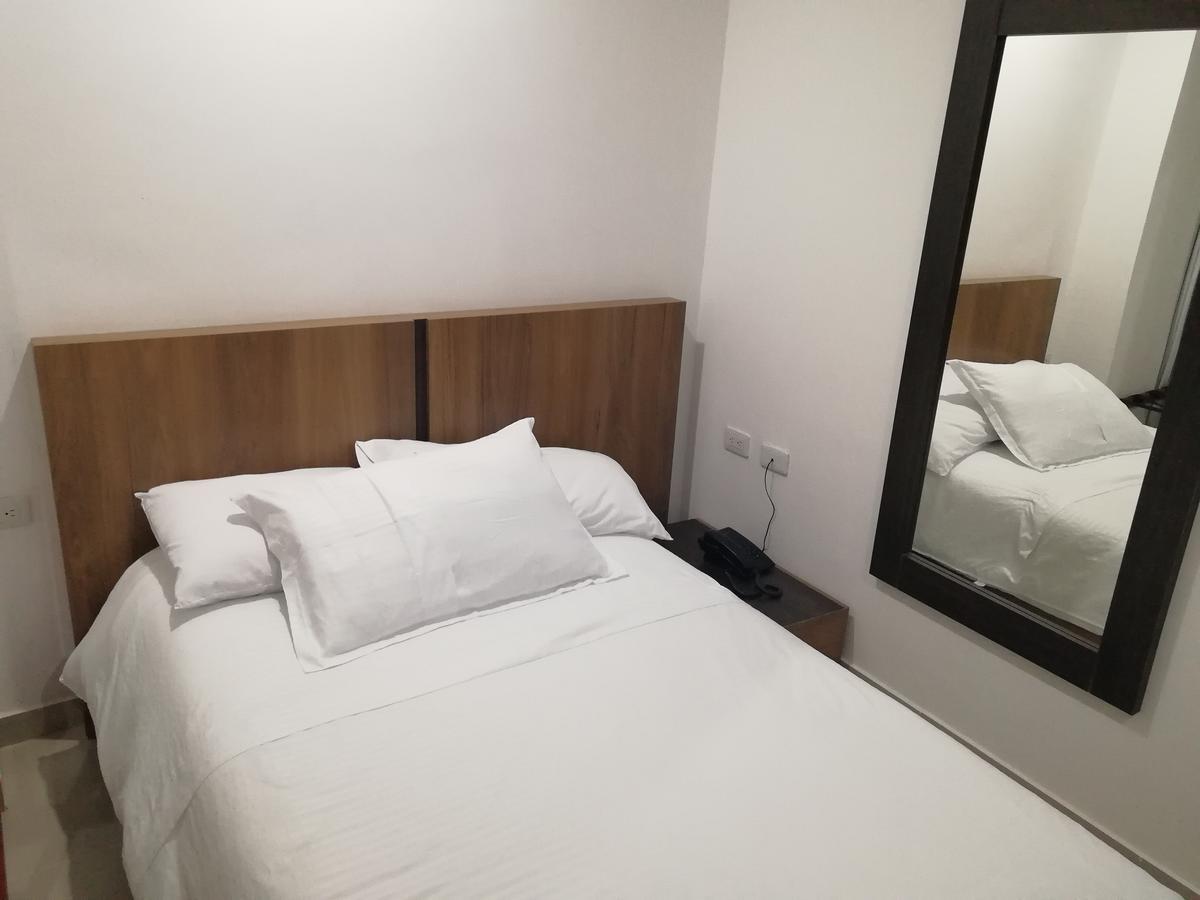 Hotel Quarta Avenida Монтерия Экстерьер фото